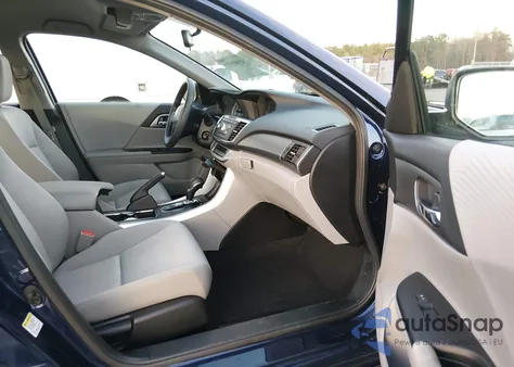 2015 Honda Accord Lx z USA, uszkodzony, nr VIN 1HGCR2F32FA247377